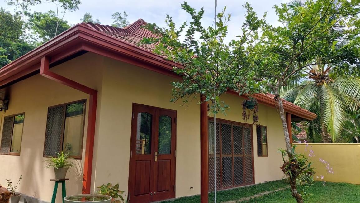 El-Nivasa Villa In Уелигама Екстериор снимка